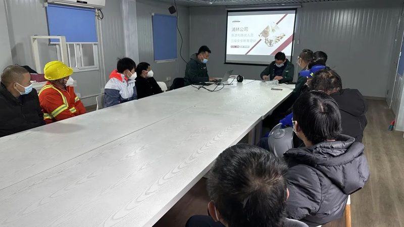 少儿编程课程：揭秘其背后的优与劣